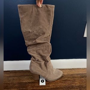 NWT Universal Thread Boots